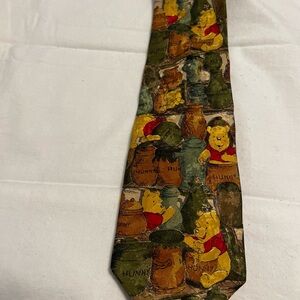 Vintage Disney Store 100% silk Winnie the Pooh tie cartoon retro 90’s